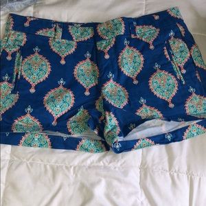 Patterned shorts